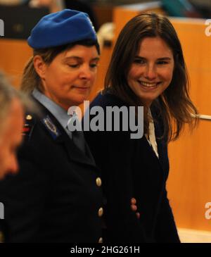 Angeklagte Amanda Knox während der vierten Anhörung im Meredith Kercher-Mordprozess in Italien abgebildet Stockfoto