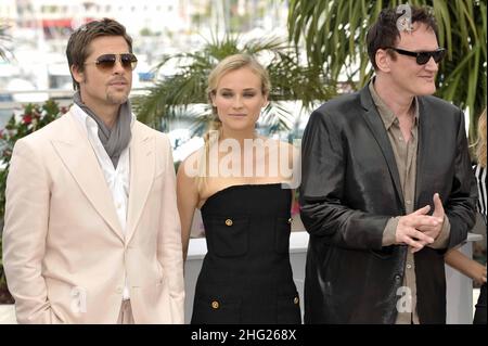 Brad Pitt, Diane Kruger und Quentin Tarantino bei der Fotoaufnahme für „Inglourious Basterds“ im Palais de Festival, während der Filmfestspiele von Cannes 62nd, Frankreich Stockfoto