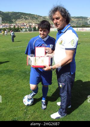 Diego Sinagra bekannt als Diego Maradona, Sohn von Diego Armando Maradona spielt bei einem Wohltätigkeitsfußballspiel in san giovanni rotondo, Italien Stockfoto