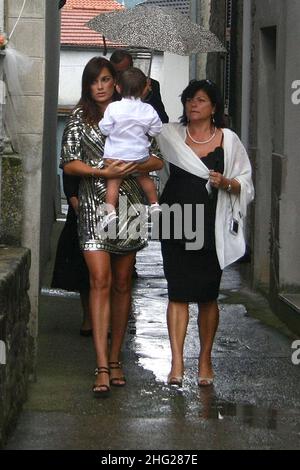 Alena Seredova und Sohn Louis Thomas bei der Hochzeit von Gigi Buffons Schwester, Treschietto, Italien. Stockfoto