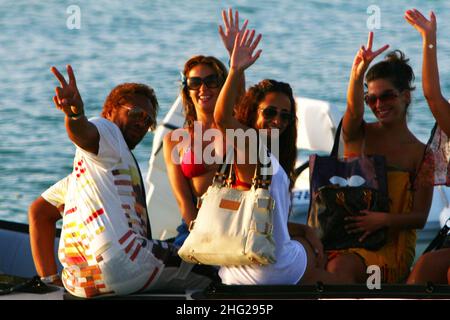 US-Schauspieler Gary Dourdan mit Freundin Maria Del Alamo und Freunden im Urlaub in Formentera, Balearen, Spanien. Stockfoto