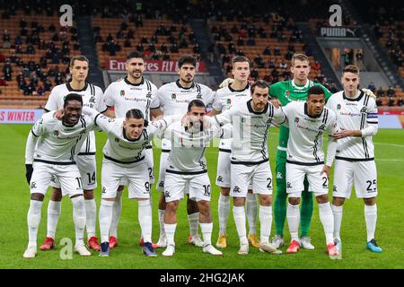 Team von Spezia Calcio Lineup während der Serie A 2021/22 Fußballspiel zwischen AC Mailand und Spezia Calcio im Giuseppe Meazza Stadium, Mailand, Italien am 17. Januar 2022 Stockfoto