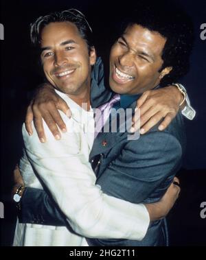 Don Johnson Philip Michael Thomas 1985Photo von Adam ScullLink/PHOTOlink / MediaPunch Stockfoto