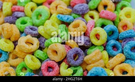 Bunte Schleifen aus Mais und Getreide. Detailreiche Nahaufnahme von Makros. Stockfoto