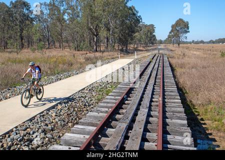 Radfahren auf dem Brisbane Valley Rail Trail Stockfoto