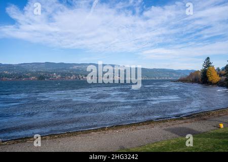 Cascade Locks ist eine Stadt in Hood River County, Oregon, USA. Cascade Locks ist direkt stromaufwärts von der Bridge of the Gods, einer mautpflichtigen Brücke, die sp Stockfoto