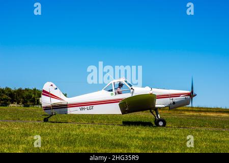 Piper Modell PA-25-235 Segelflugzeug Abschleppflugzeug bereit zum Start. Stockfoto