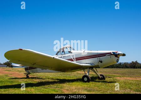 Piper Modell PA-25-235. Ein Zugflugzeug für Segelflugzeuge am Lake Keepit Soaring Club Gunnedah NSW Australia Stockfoto