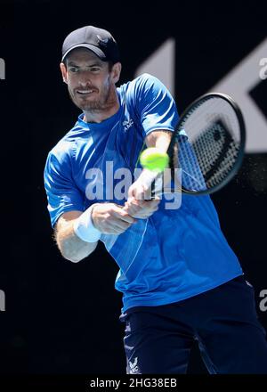 Melbourne, Australien. 18th. Januar 2022. Der britische Tennisspieler Andy Murray in Aktion während des Australian Open Turniers im Melbourne Park am Tuesday18. Januar 2022. © Jürgen Hasenkopf / Alamy Live News Stockfoto