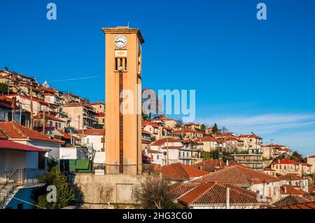 Rapsani, das schöne Dorf am Fuße des Olymp und Teil der Gemeinde Tempi in der Region Larissa. Stockfoto