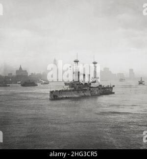 Vintage-Foto des Ersten Weltkriegs 1914-1918. Die Skyline von New York City bringt Nervenkitzel in das Herz jedes wiederkehrenden doughboy, U.S.S. Ankunft in Louisiana Stockfoto