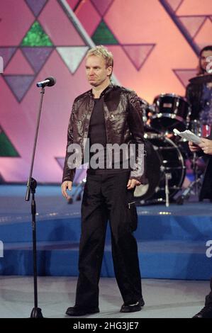 Mailand Italien 1999-12-19: Sting während der Mediaset-Fernsehsendung "das schönste Geschenk" im Nationaltheater Stockfoto