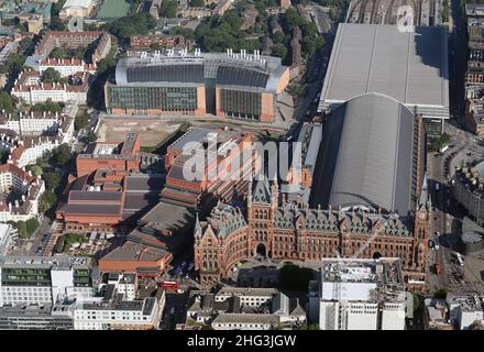 Luftaufnahme des Francis Crick Institute, neben der St Pancras Station im Norden Londons Stockfoto