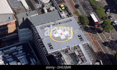 Luftaufnahme des Hubschrauberlandeplatz des Kings College Hospital, London Stockfoto