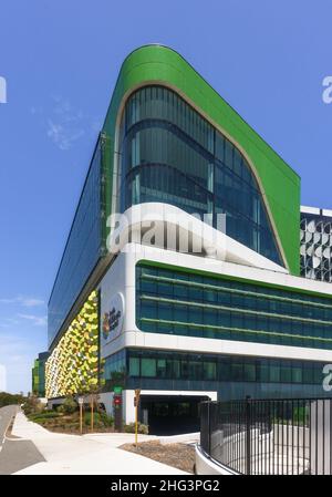 Perth, Australien - Kinderkrankenhaus mit farbenfroher Verkleidung von JCY Architects, Cox Architecture und Billard Leece Partnerschaft mit HKS Stockfoto