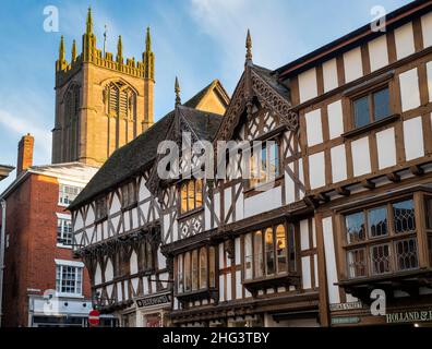 Fachwerkgebäude in der Broad Street. Ludlow, Shropshire, England Stockfoto