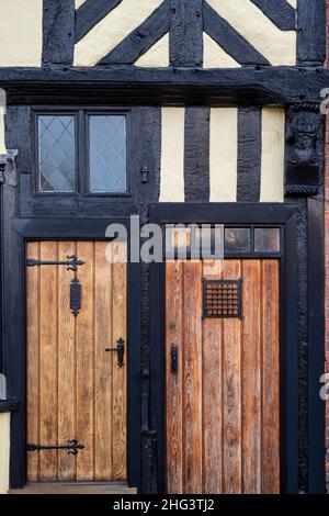 Fachwerktüren an der Corve Street. Ludlow, Shropshire, England Stockfoto