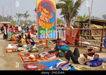 vandor auf der ganga sagar Messe West bengalen indien Stockfoto
