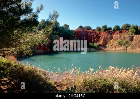 Bauxitmine bei Otranto in Süditalien Stockfoto