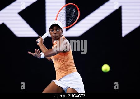 Melbourne, Australien. 18th Januar 2022. SLOANE STEPHENS (USA) in Aktion am 2. Tag bei den Australian Open 2022 am Dienstag, den 2022. Januar, Melbourne Park Credit: Corleve/Alamy Live News Stockfoto