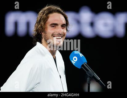 Melbourne, Australien. 18th Januar 2022. STEFANOS TSITSIPAS (GRE) in Aktion am 2. Tag bei den Australian Open 2022 am Dienstag, den 2022. Januar, Melbourne Park Credit: Corleve/Alamy Live News Stockfoto