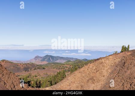 Blick nach Westen nach La Palma vom Gipfel des Samara-Berges im Nationalpark Las Cañadas del Teide, Teneriffa, Kanarische Inseln, Spanien Stockfoto