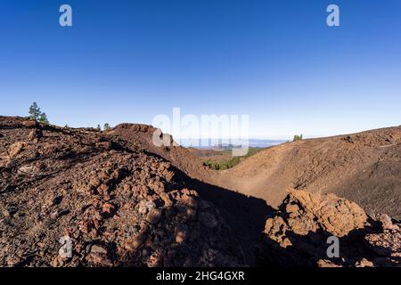 Blick nach Westen nach La Palma vom Gipfel des Samara-Berges im Nationalpark Las Cañadas del Teide, Teneriffa, Kanarische Inseln, Spanien Stockfoto