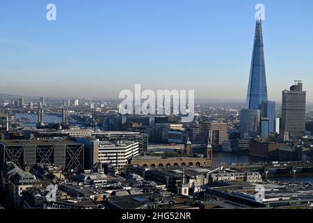 Eine Luftaufnahme des Shard and Guys Hospital Stockfoto