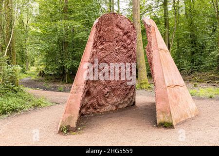 „THRESHOLD“ von Natasha Rosling, 2019 auf dem Forest of Dean Sculpture Trail in der Nähe von Cannop, Coleford, Gloucestershire.UK Stockfoto