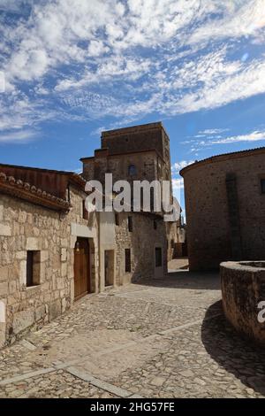 Trujillo.Back Street scene.Kopfsteinpflaster schmale Straße, Provinz Caceres, Extremadura. Renaissance/mittelalterliche Stadt, Heimat des Conquistador Pizarro.Architektur. Stockfoto