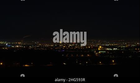 Zentrum der Stadt Ceske Budejovice bei Nacht. Tschechische republik, Langzeitbelichtung Stockfoto