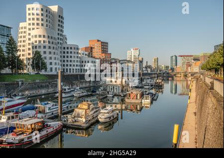 Morgengrauen im Medienhafen Düsseldorf, Nordrhein-Westfalen, Deutschland Stockfoto