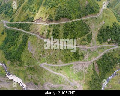 The winding road known as the Abano pass, considered one of the most dangerous roads in the world. Stockfoto