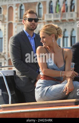 Michelle Hizinker und Tommaso Trussardi kommen am 2. September 2016 in Venedig an. MVS) Stockfoto