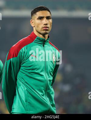 YAOUNDE, KAMERUN - 18. JANUAR: Achraf Hakimi aus Marokko während des Afrika-Cup der Nationen Gruppe C 2021-Spiels zwischen Gabun und Marokko im Stade Ahmadou Ahidjo am 18. Januar 2022 in Yaounde, Kamerun. (Foto von SF) Stockfoto