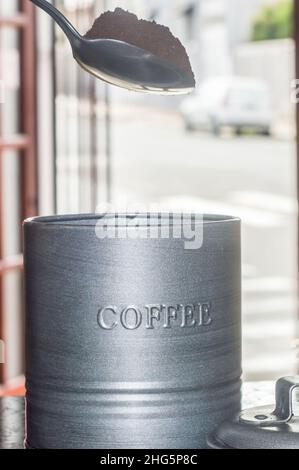 Pot geschriebenen Kaffee mit Kopierer Platz Stockfoto