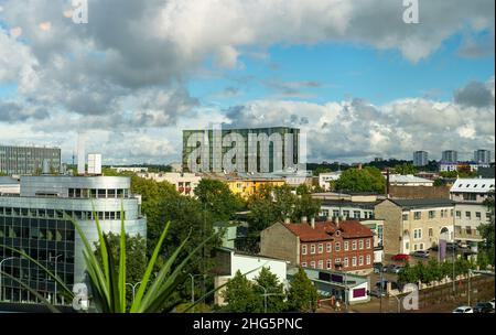 Häuser in der Tartu mnt Straße in Tallinn. Stockfoto