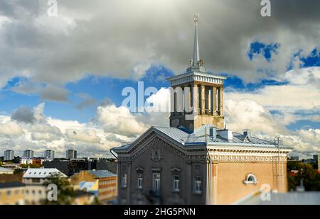 Das einzige Gebäude mit sowjetischen Symbolen in Tallinn. Stockfoto