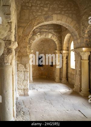 Kirchenschiff der St. Peter's Chapel, Montmajour Abbey, Arles Stockfoto