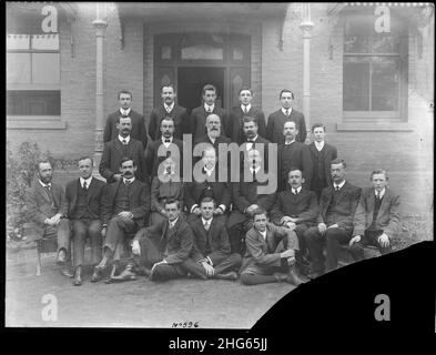 Leitende Angestellte vor Clyde Büro Stockfoto