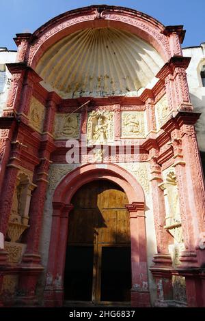 Kapelle des Dritten Ordens des Heiligen Franziskus von Assisi, Capilla de la Tercera Orden de San Francisco de Asis, Cuernavaca, Bundesstaat Morelos, Mexiko Stockfoto