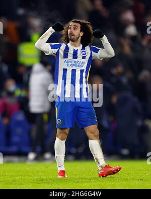 Marc Cucurella von Brighton und Hove Albion reagiert am Ende des Premier League-Spiels im AMEX Stadium in Brighton. Bilddatum: Dienstag, 18. Januar 2022. Stockfoto