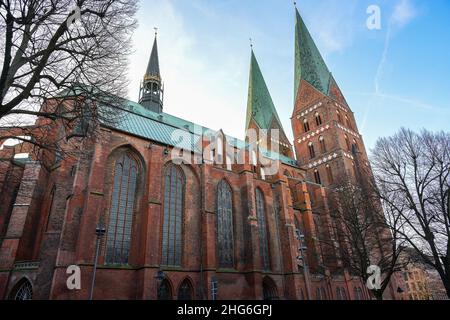 Lübeck Marienkirche (St. Marien-Kirche), eine historische gotische Backsteinbasilika mit zwei Türmen, die von den Kaufleuten der hanse errichtet wurden, wurde FOC ausgewählt Stockfoto