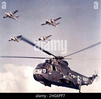 SH-3A Sea King HS-4 im Flug 1966. Stockfoto