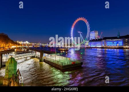 London, NOV 13 2015 - Nachtansicht des London Eye, London, Vereinigtes Königreich Stockfoto