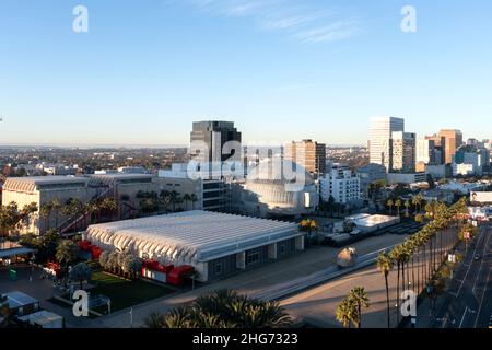 Blick auf das LACMA Los Angeles County Art Museum und das Academy Museum Stockfoto