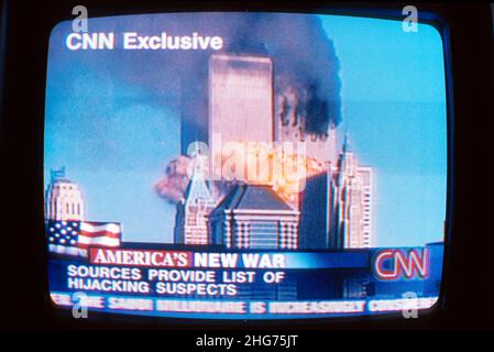 New York City, NY NYC Lower Manhattan, Fernsehbildschirm tv 9 1 1 911, Terroranschlag brennendes World Trade Center Center, CNN Ground Zero September 11 11 Stockfoto