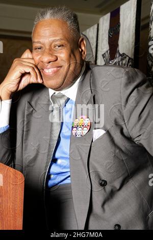 **DATEI FOTO** Andre Leon Talley ist am 73 gestorben. Porträts des Modemagnaten und Vogue-Editors Andre Leon Talley, fotografiert in Philadelphia am 30. Oktober 2008. Quelle: Scott Weiner/MediaPunch Stockfoto