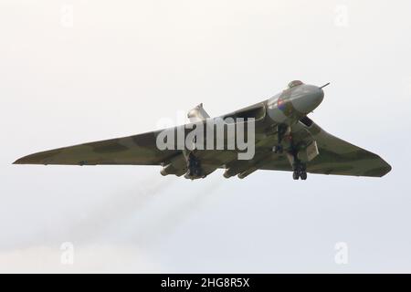 Einer der letzten Auftritte des Vulcan bei Dunsfold Wings and Wheels, Surrey, Großbritannien Stockfoto