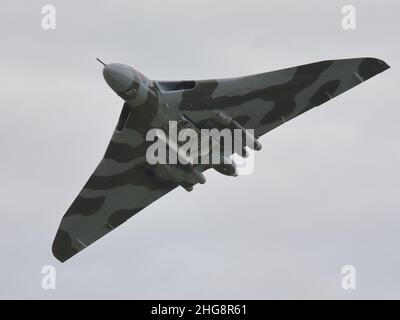 Einer der letzten Auftritte des Vulcan bei Dunsfold Wings and Wheels, Surrey, Großbritannien Stockfoto